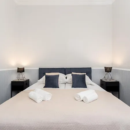 Little Blue Den • 1Br • Main Sq. • Quiet Hideaway