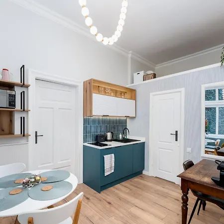 Apartment Little Blue Den • 1br • Main Sq. • Quiet Hideaway *